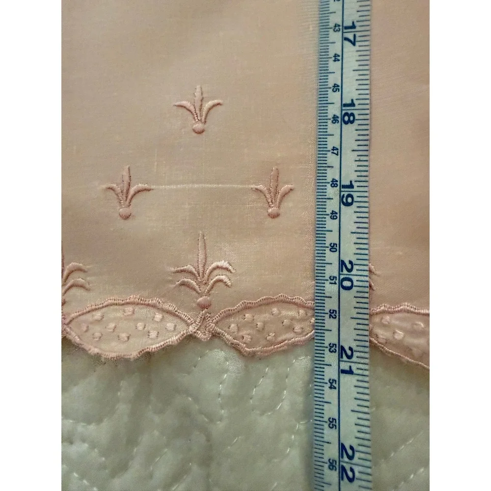 Vintage Linen Napkin 4pc Lot Pastel Embroidered Floral &‎ Bonus pink tea towel